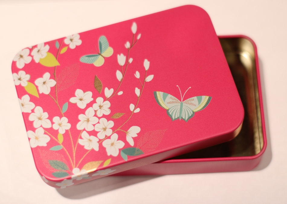 HISTOIRE DAVANT BOITE METAL PAPILLONS COULEUR ROSE 2