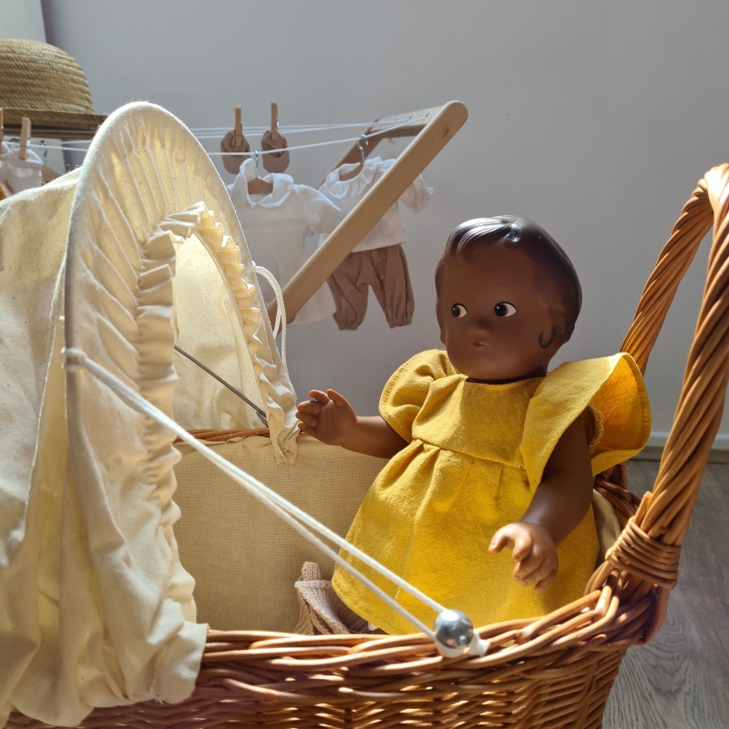 Landau en osier pour poupée avec couverture tricot - Egmont Toys -  Poussette poupée