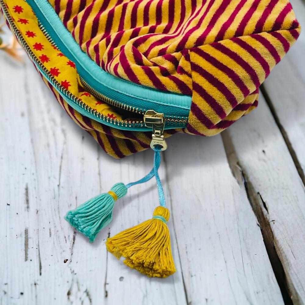 Histoire-d-avant-Grande-Trousse-Cosmétique-Yoga-Velours-Rayé-Orange-Noi4