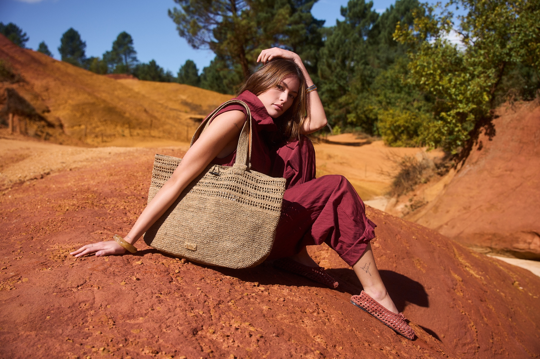 histoire_d_avant_panier_porte_epaule_kabanoa_raphia_couleur_the_le_voyage_en_panier_l_atelier_du_crochet_3