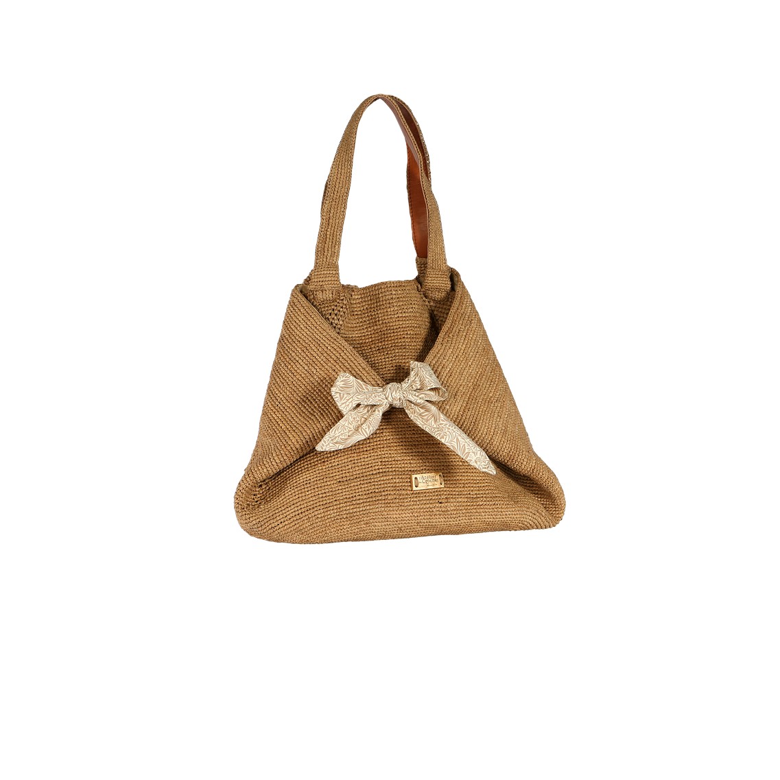 histoire_d_avant_panier_porte_epaule_drapoa_raphia_couleur_the_plié_le_voyage_en_panier_l_atelier_du_crochet_2
