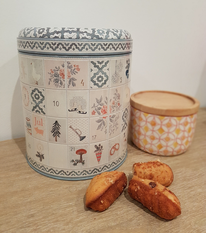 Boite à motif  La Belle Epoque  frontignan (34) en métal - Label Emmaüs