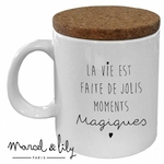 Histoire dAvant-mug-avec-son-couvercle-en-liège-la-vie-est-faite-de-jolis-moments-magiques (1)