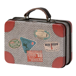 idee-cadeau-bebe-valise-metal-gris-logo-maileg3.jpg