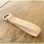 histoire-d-avant-porte-clefs-cuir-naturel-super-sister-marcel-et-lily