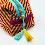 Histoire-d-avant-Grande-Trousse-Cosmétique-Yoga-Velours-Rayé-Orange-Noi3