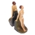 HISTOIRE_DAVANT_SERRE_LIVRES_FEMME_ADOSSEE_A_UNE_COQUILLE_EN_RESINE_MEANDER_1