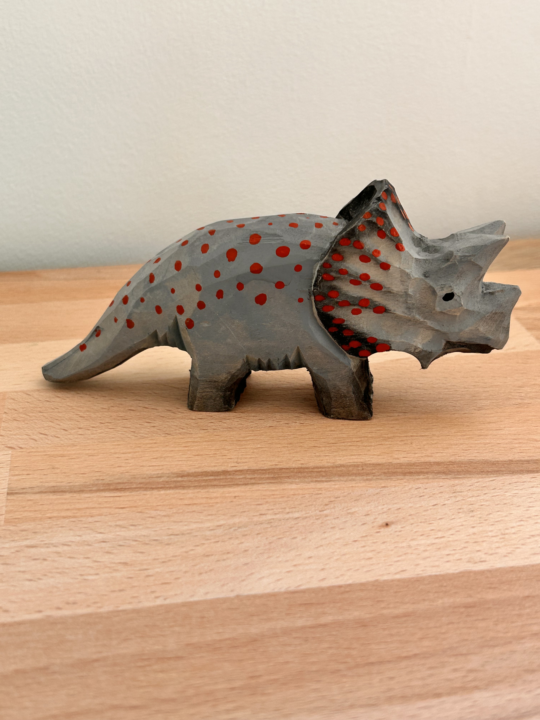 Tricératops en bois – dinosaure – Figurine réaliste Wudimals