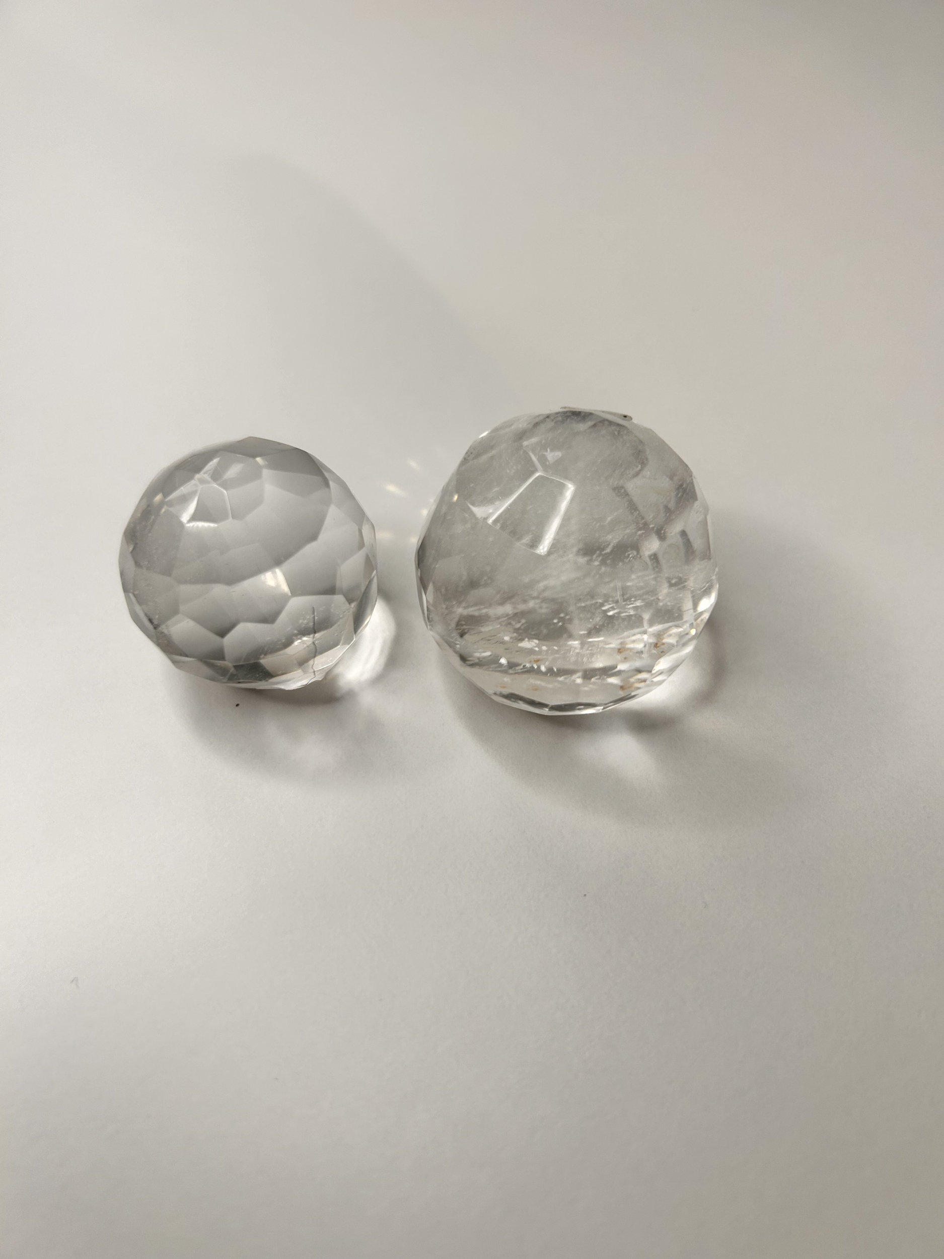 boule facetté cristal de roche 2