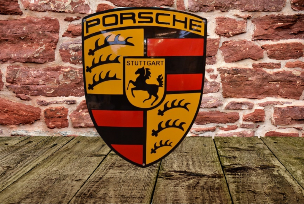 Insigne Voiture Vintage émaillé Porsche "100.000 KM" - Pièce De Collection Allemande Occasion