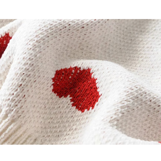pull blanc coeur rouge femme vintage automne hiver 2020 la selection parisienne en ligne 1 4