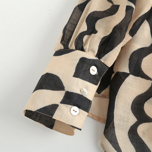 chemisier beige et noir imprimé géométrique tendance femme eshop la selection parisienne 4