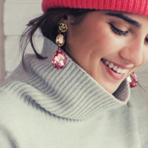 boucles doreilles fantaisie pendantes colorées chic glamour femme inspiration parisienne