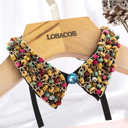 collier faux col claudine tendance à perles et strass nacrées pour pull blouse