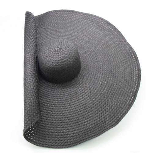 grand chapeau de paille noire femme tendance chic printemps été
