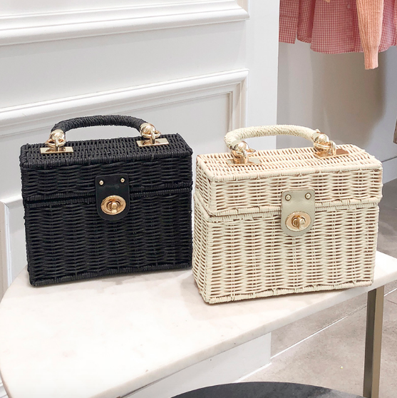 sac chic noir ou blanc rotin