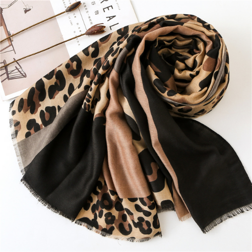 foulard imprimé léopard pas cher en ligne