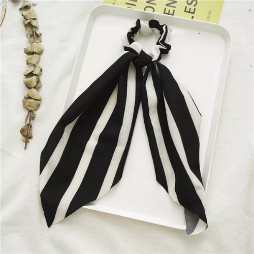 chouchou foulard noir et blanc rayé