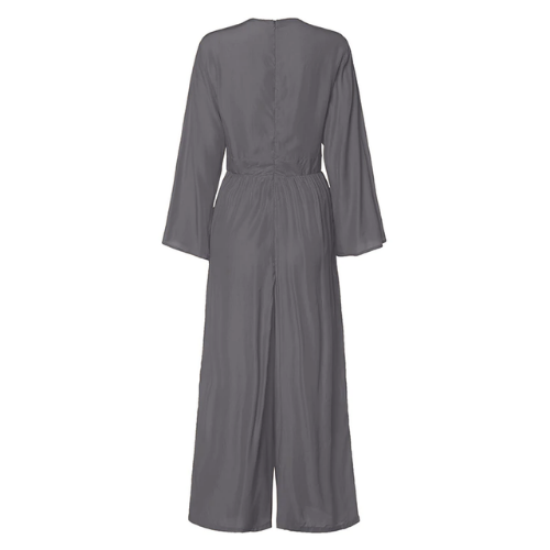 combinaison grise chic femme invitée la selection parisienne