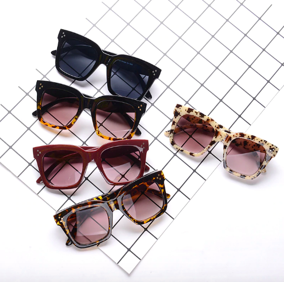 Lunettes de soleil femme carrées