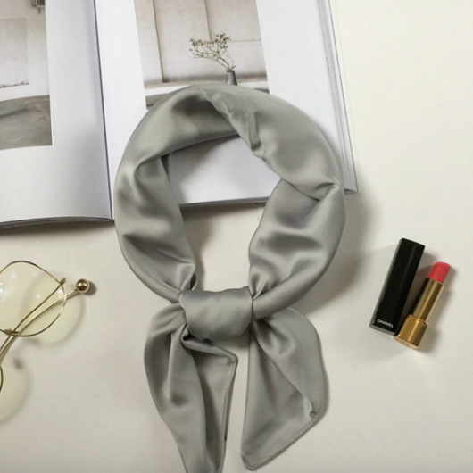 Foulard en soie femme gris 2