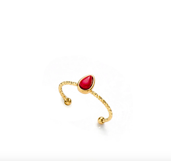 bague dorée pierre rouge 2