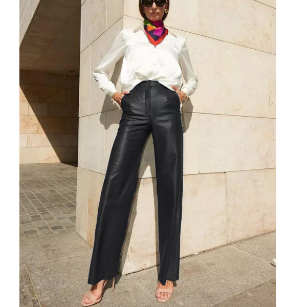 pantalon en cuir noir évasé taille haute
