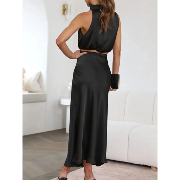 robe longue satin noir ventre nu
