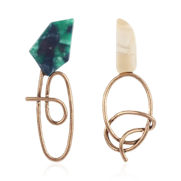 boucles doreilles spirales géomatrique acrylique vert et blanc