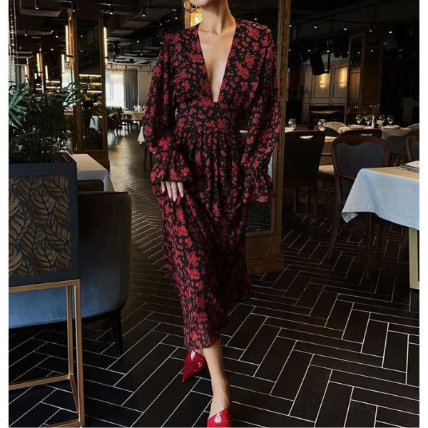 robe longue col v profond imprimée fleurie rouge noir femme