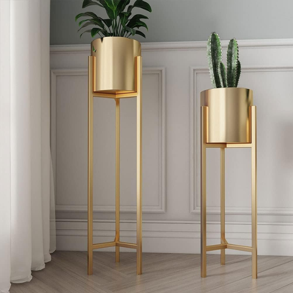Cache-pot doré sur pied design