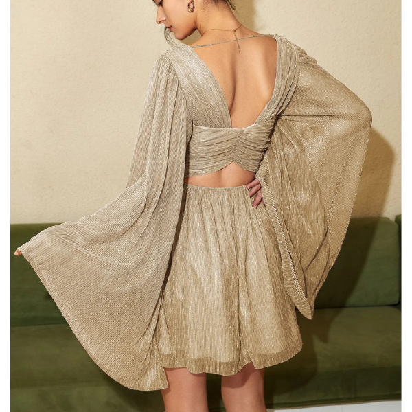 Robe courte dorée à dos nu femme