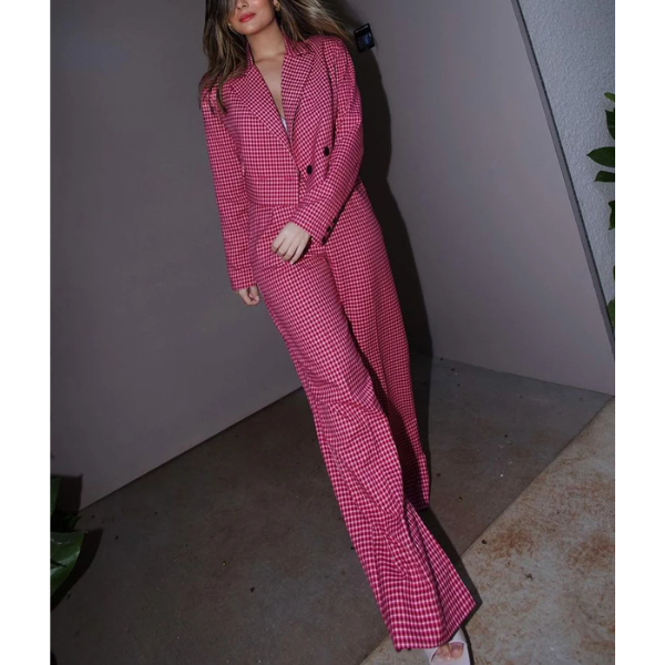 ensemble de tailleur rose à carreaux femme vintage chic