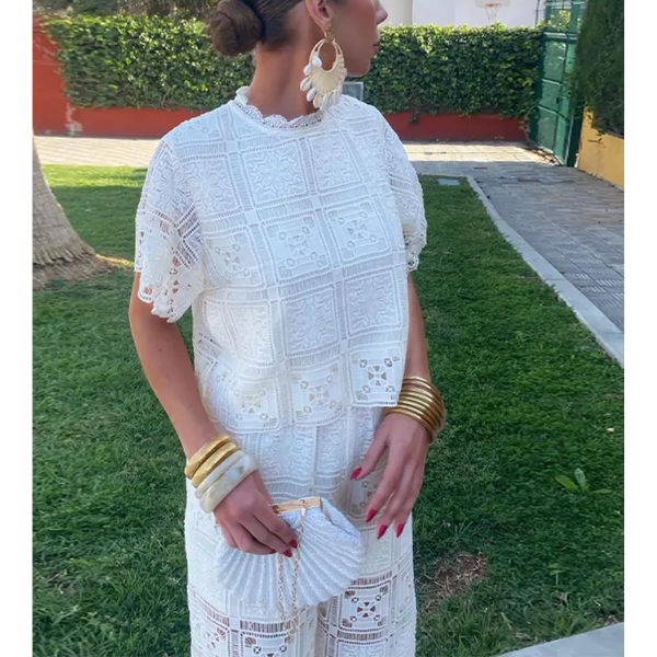 ensemble blouse pantalon évasé dentelle blanche