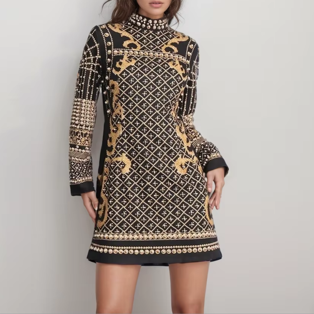 robe monogrammée dorée