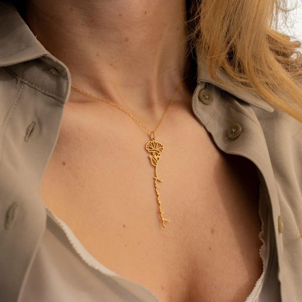 collier doré à lor fin pendentif prénom fleur gravé (2)