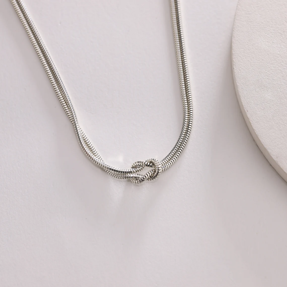 collier délicat noué double chaîne argent
