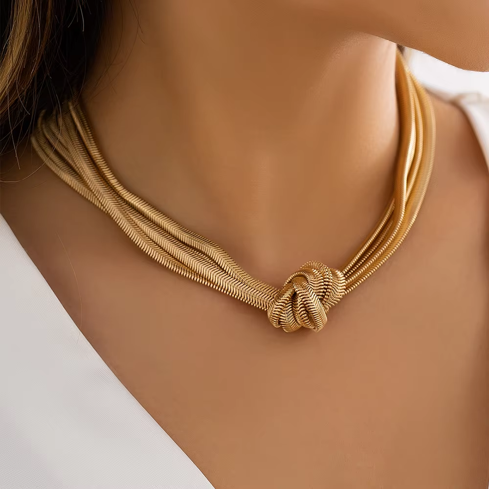 collier multi rangs noué
