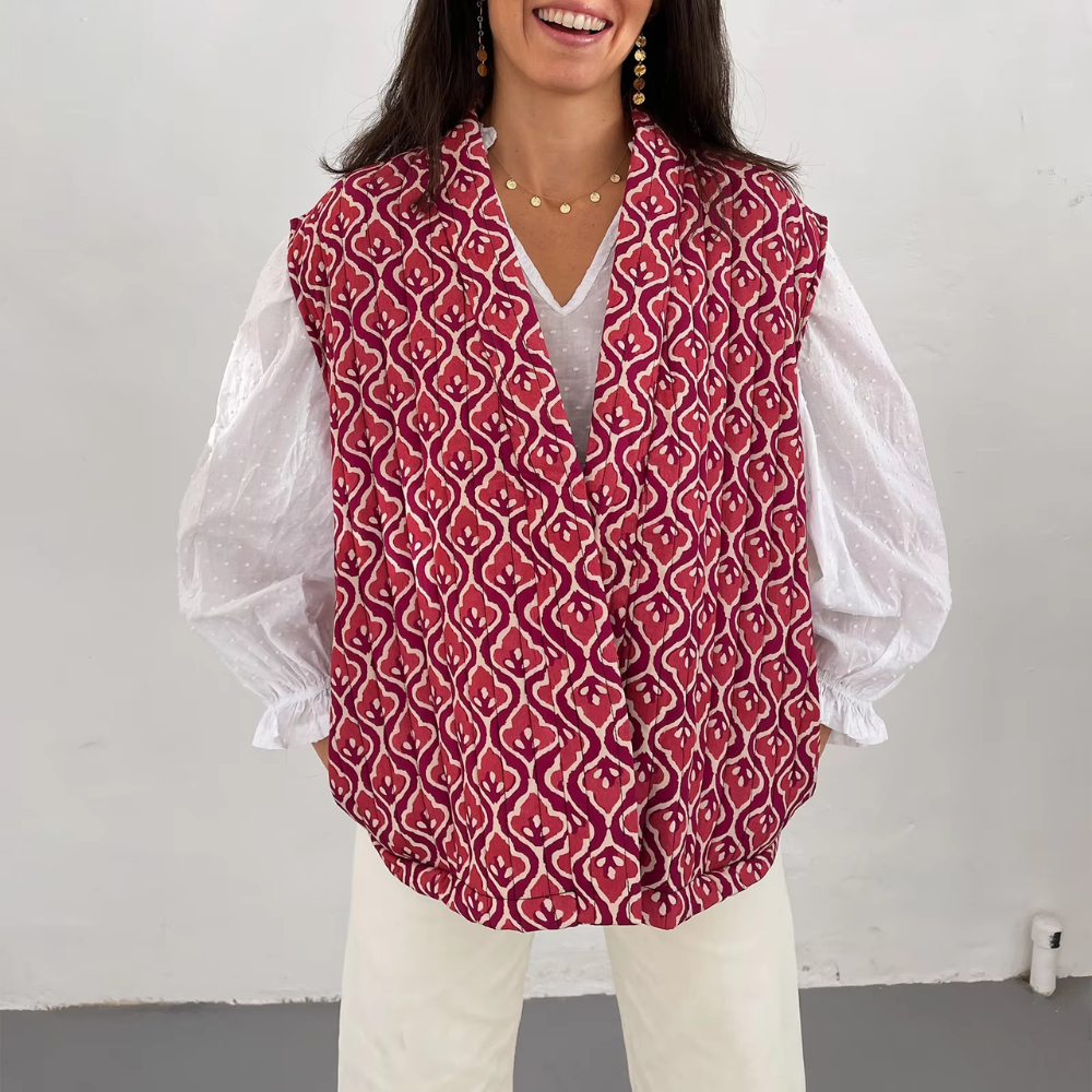 gilet matelassé sans manches imprimé rouge ethnique