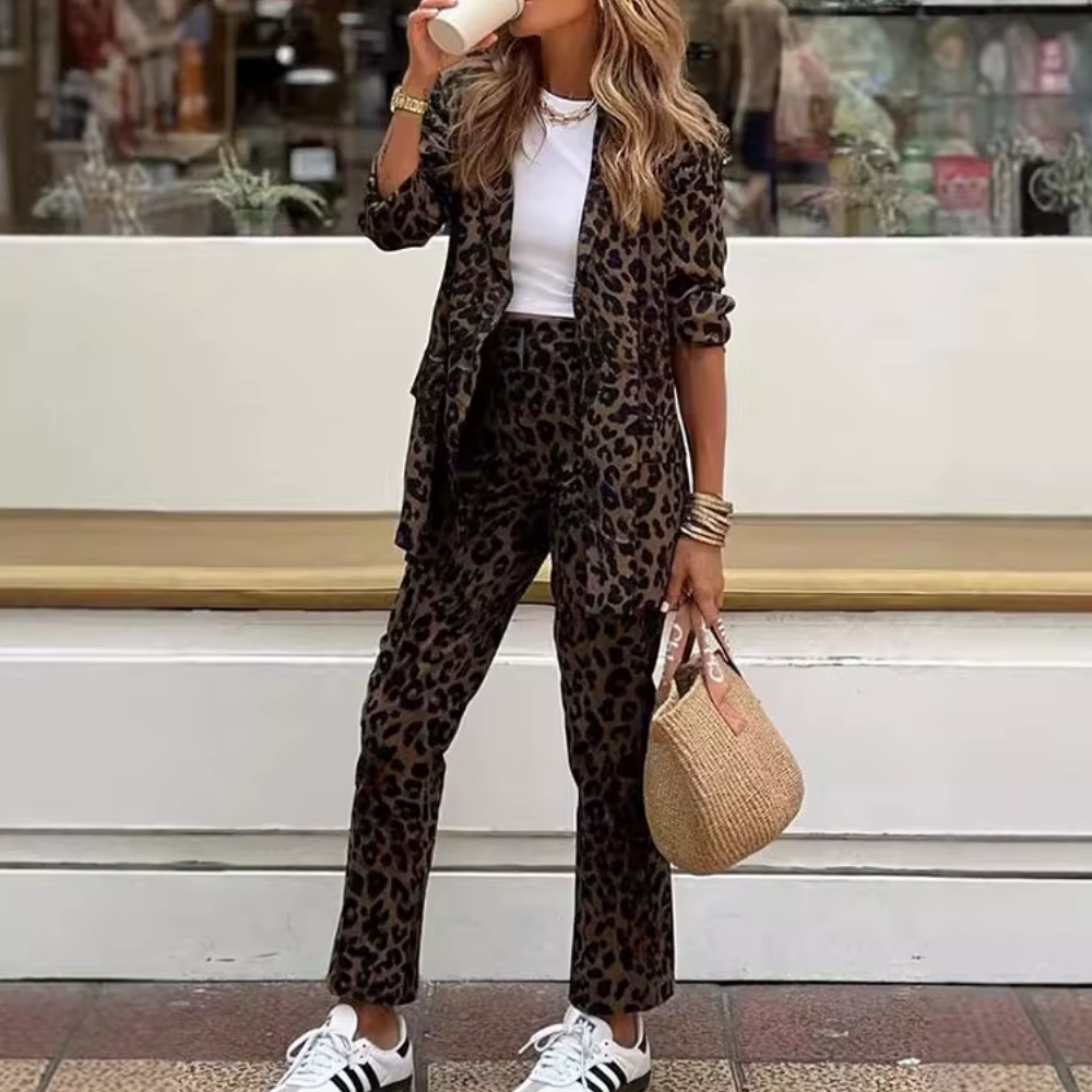 tailleur blazer pantalon crayon imprimé léopard rose femme (2)