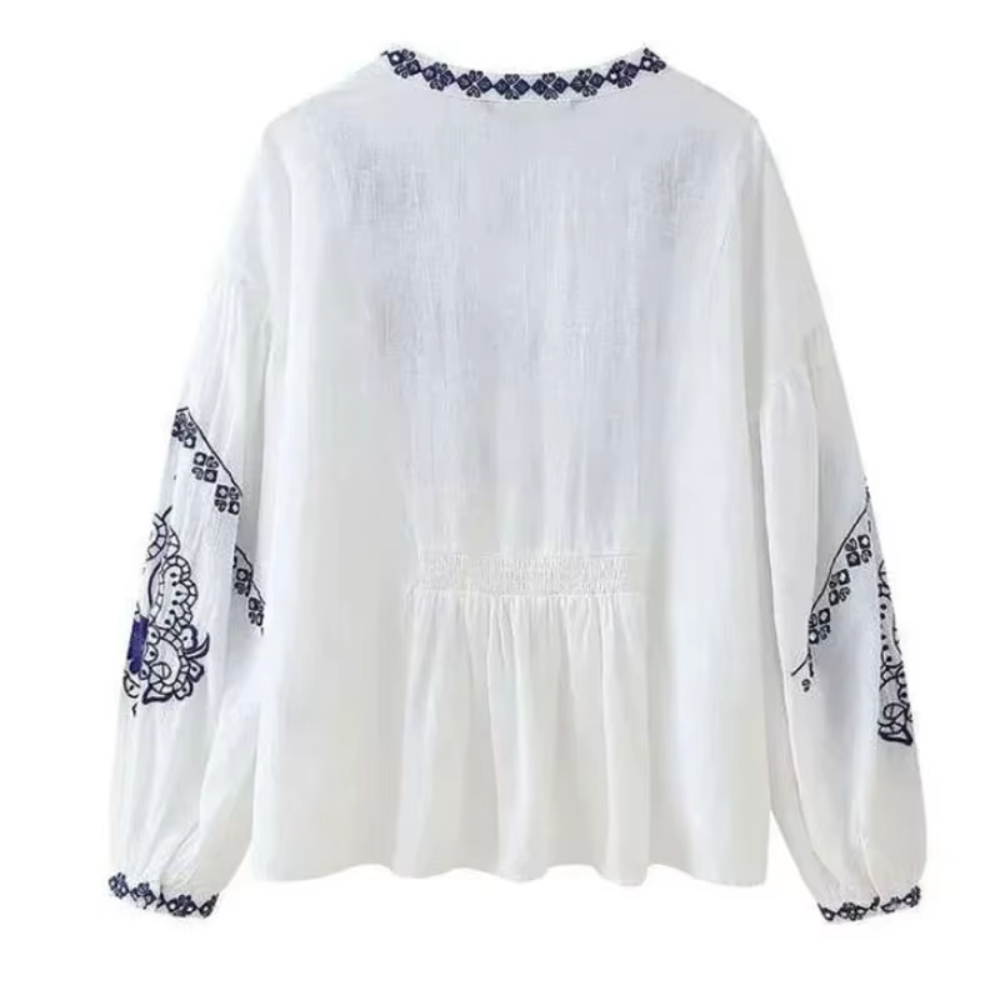 blouse blanche brodée fleurie bleue en coton