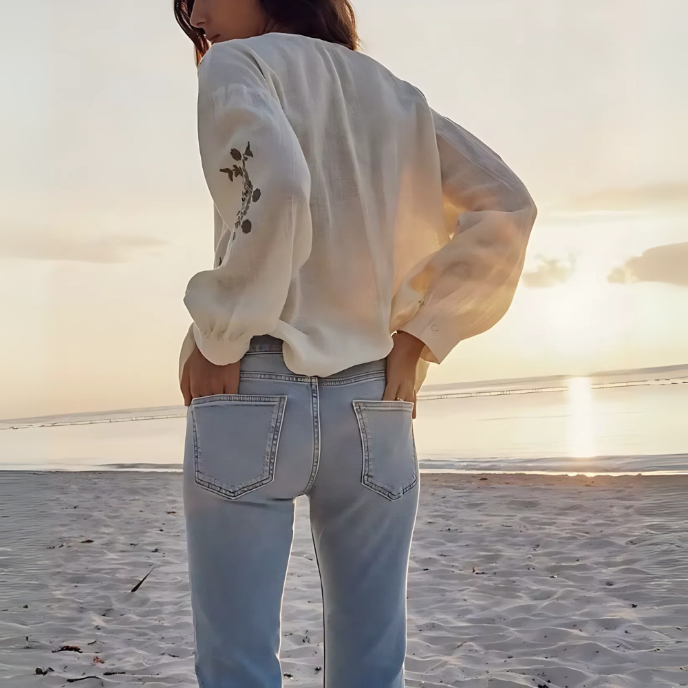 blouse blanche brodée légère