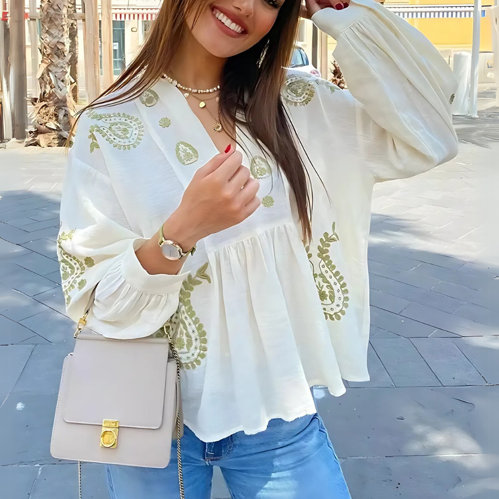 blouse blanche brodée tendance