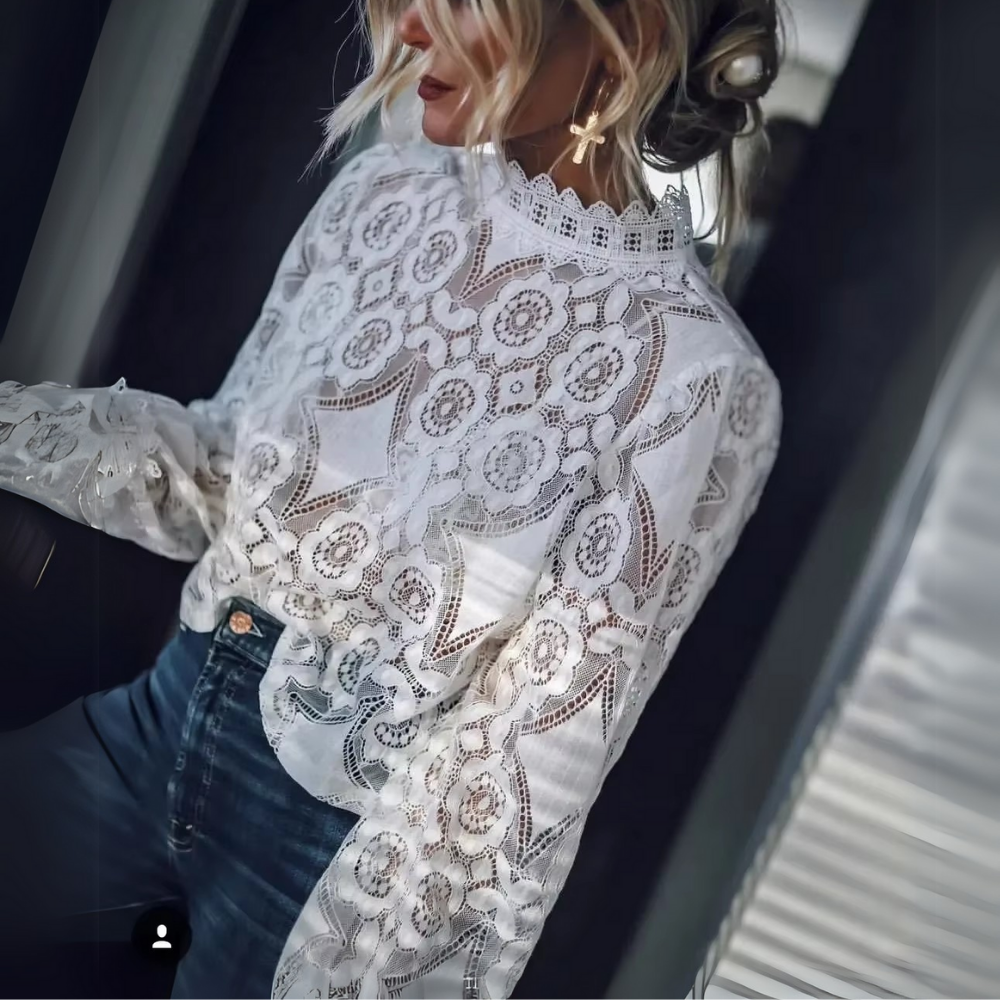 blouse en dentelle brodée fleurie