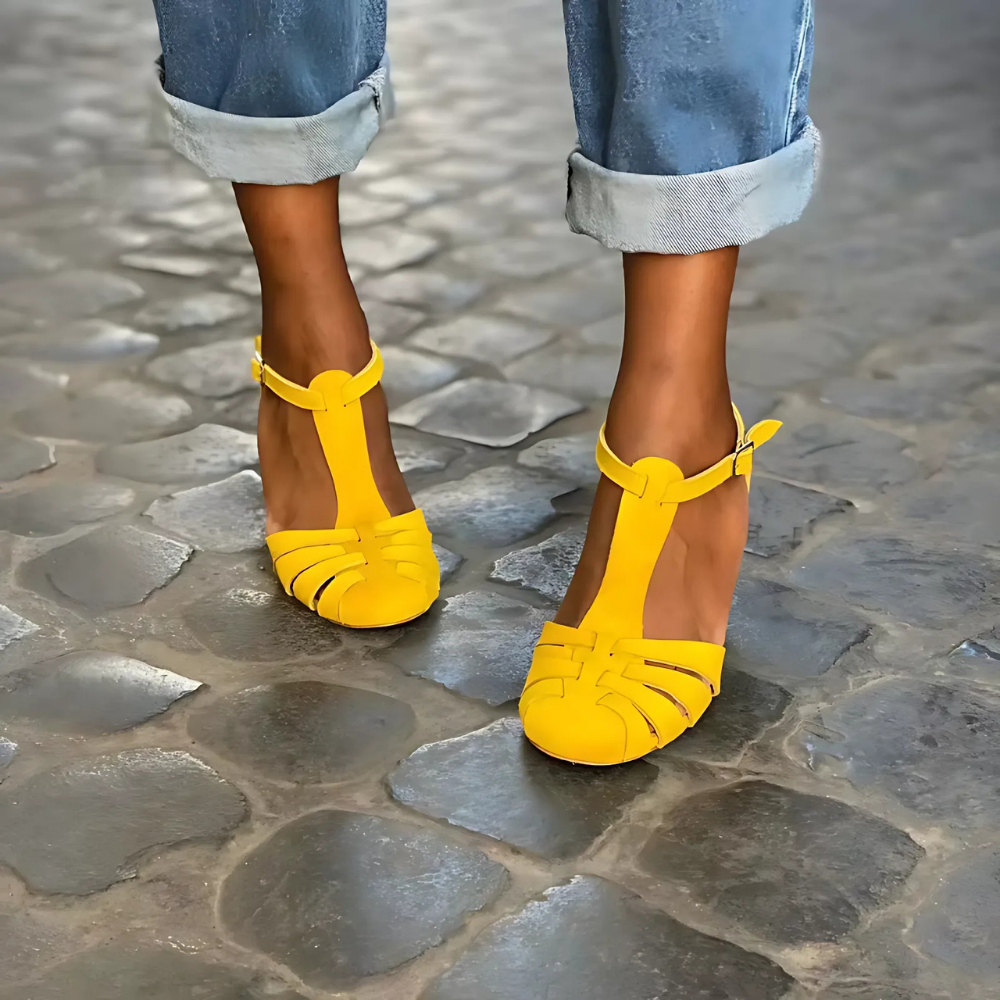sandales à petit talon jaune