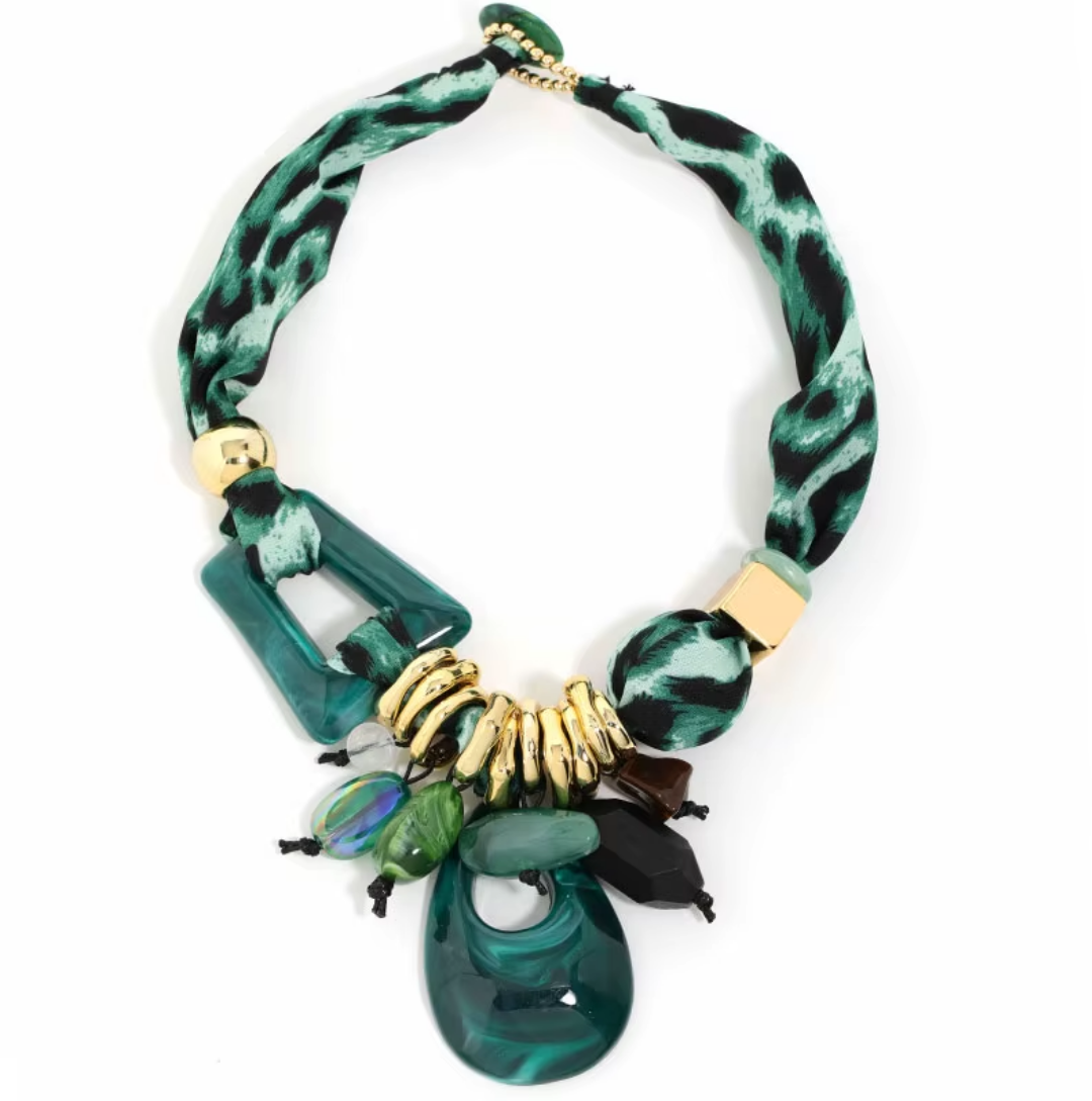 Collier fantaisie Esmeralda vert (2)