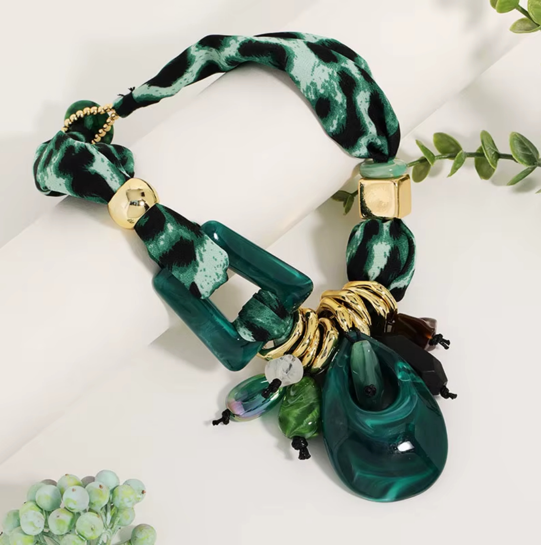 Collier fantaisie Esmeralda vert
