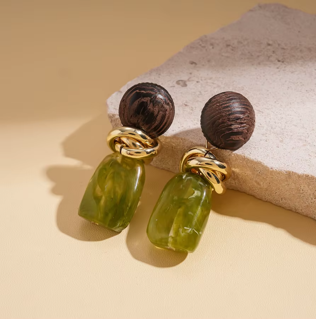 Boucles doreilles Esmeralda acrylique verte