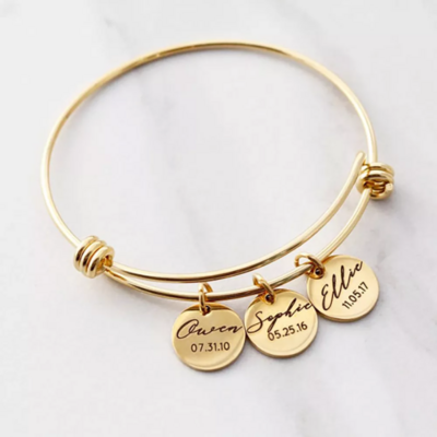 bracelet jonc breloque avec gravure personnalisée