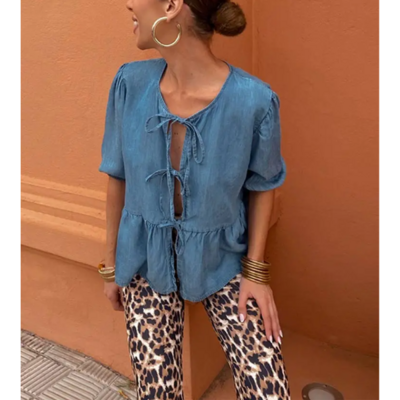 blouse bleue